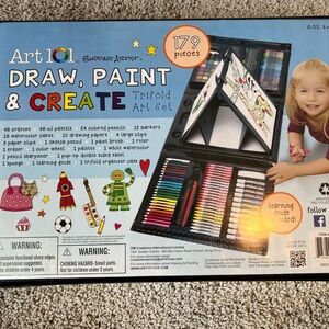 Art 101 Trifold Art Set with 179 Pieces